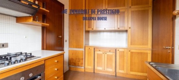 4 bedrooms Apartment in Milan, Italy No. 243684 5