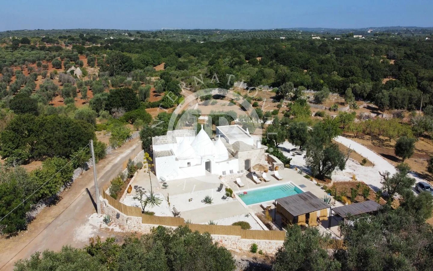 Замки и поместья с 4 спальнями в Остуни, Италия № 309530