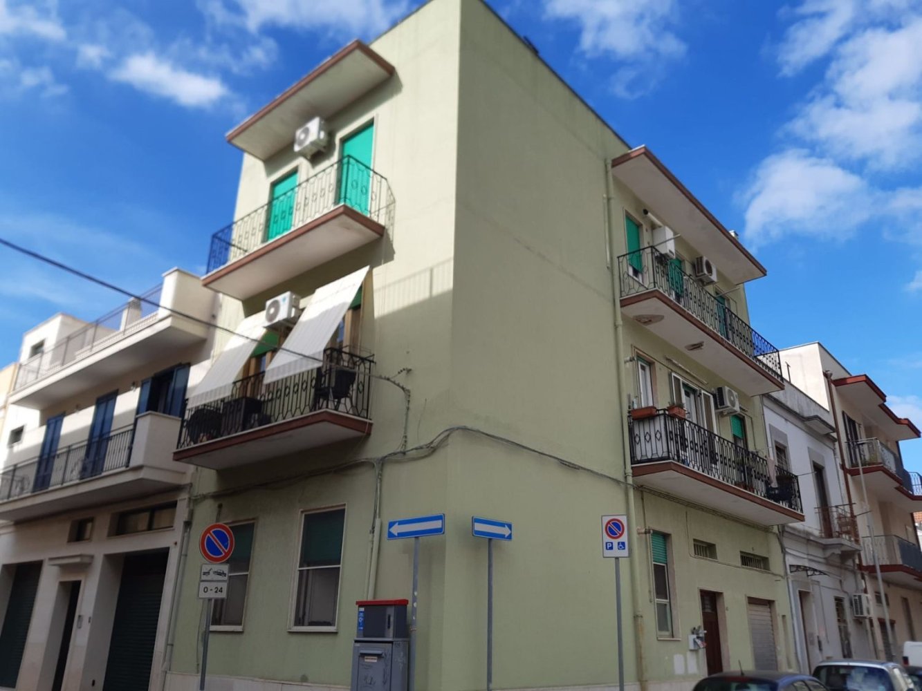 8 rooms House in Brindisi, Italy No. 238640