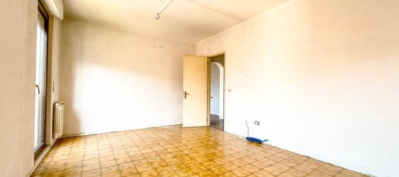 3-salle Appartement à Borgosesia, Italy No. 234209 17