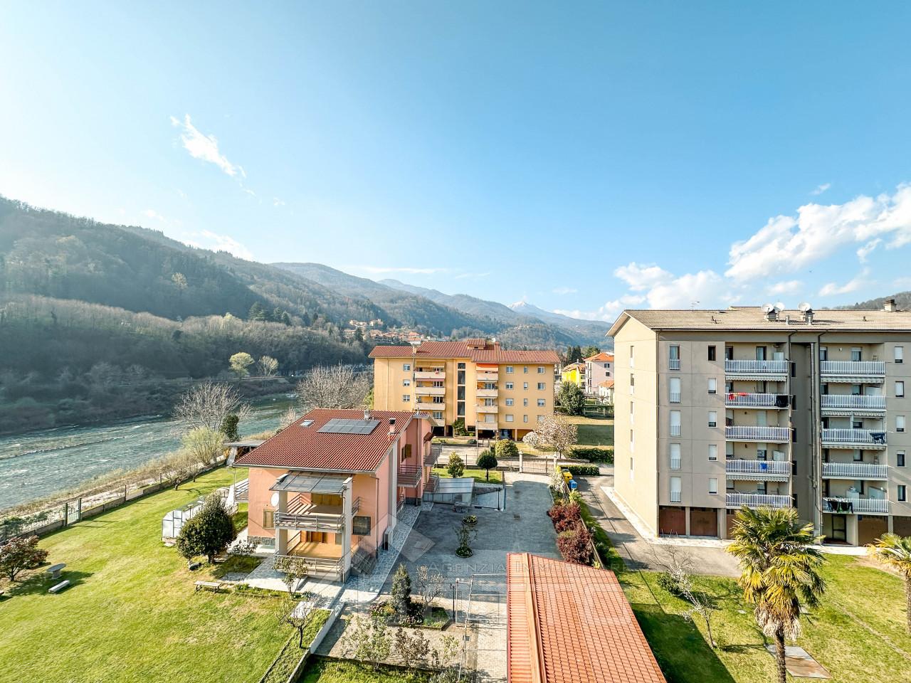 Apartamento de 3 habitaciónes en Borgosesia, Italy No. 234209