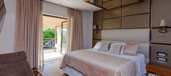 5 bedrooms Villa in Marbella, Spain No. 115430 17