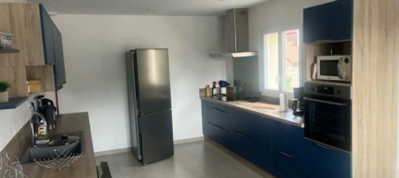 Casa de 3 dormitorios en Puy-de-Dome, France No. 305661 4