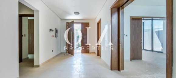 5 bedrooms Villa in Yas Island, UAE No. 20138 6