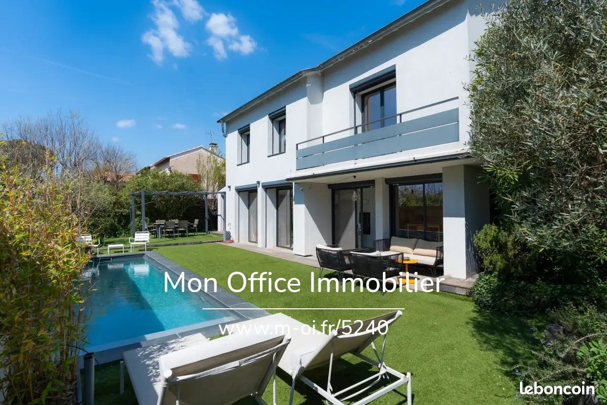 4 bedrooms Villa in Aix-en-Provence, France No. 342447