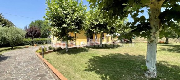 3 bedrooms Villa in Porcari, Italy No. 135886 2