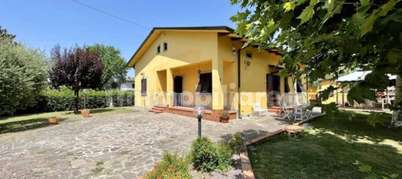 3 bedrooms Villa in Porcari, Italy No. 135886 23