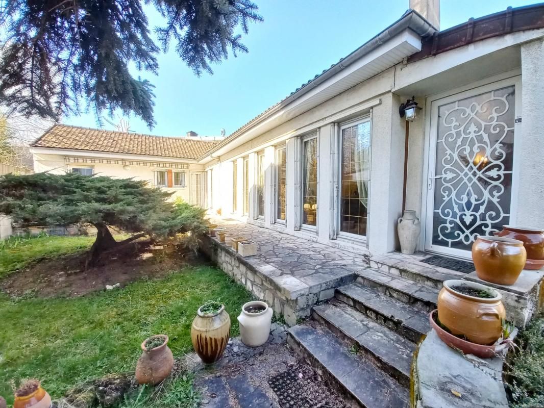 3 bedrooms House in Creteil, France No. 116967