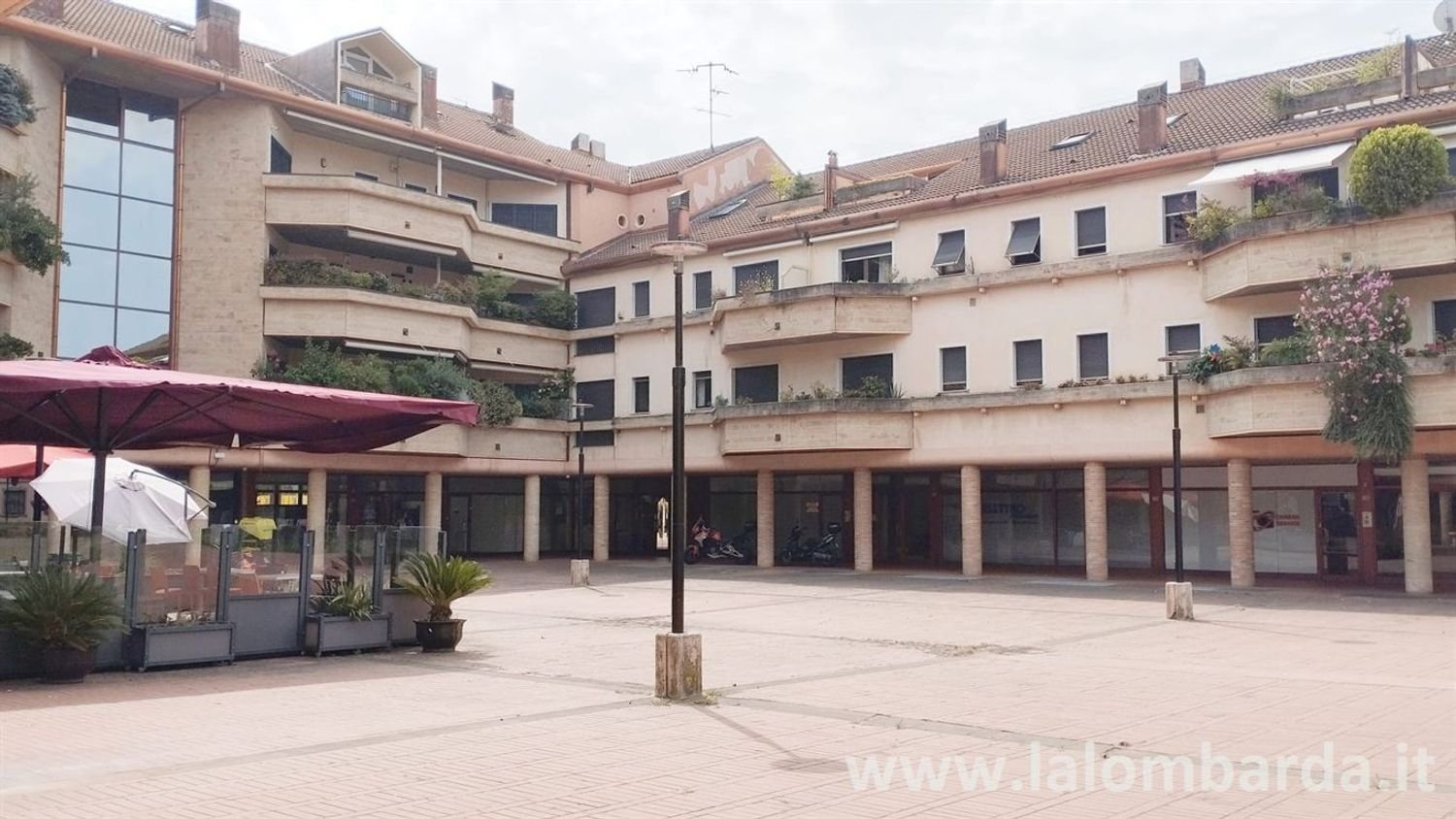 Imóvel comercial em Nova Milanese, Italy 86 m² N.º 260482