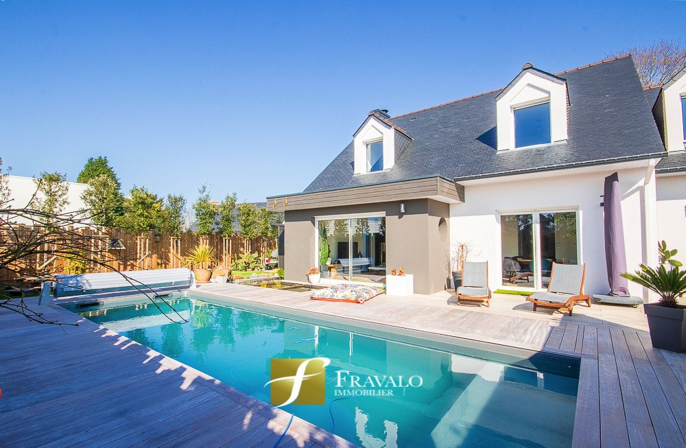 Casa de 5 dormitorios en Arradon, France No. 199178