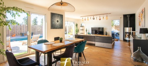 Casa de 5 dormitorios en Arradon, France No. 199178 2