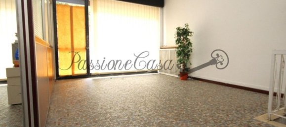 Propriété commerciale à Vigevano, Italy 65m² No. 290106 3