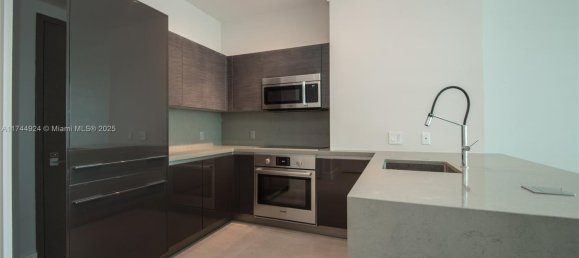  عقار تجاري في Miami, الولايات المتحدة 47.1متر مربع رقم 614098 14