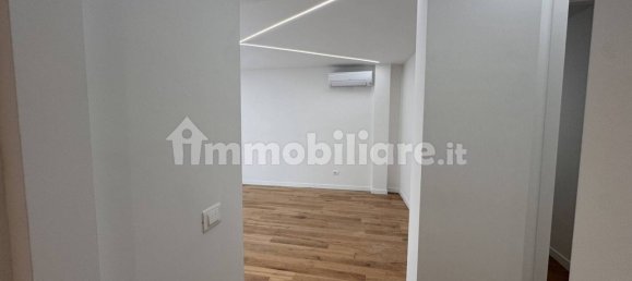 2 bedrooms Apartment in Florence, Italy No. 328767 9