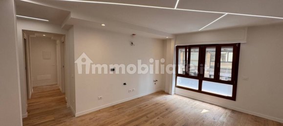 2 bedrooms Apartment in Florence, Italy No. 328767 2