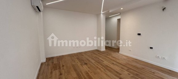 2 bedrooms Apartment in Florence, Italy No. 328767 3