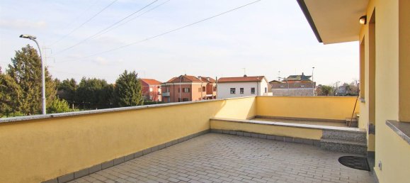5 rooms Villa in Cesano Maderno, Italy No. 170417 9