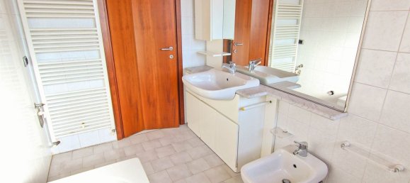 5 rooms Villa in Cesano Maderno, Italy No. 170417 18