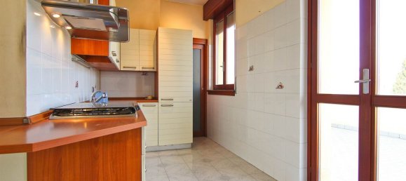 5 rooms Villa in Cesano Maderno, Italy No. 170417 7