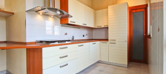 5 rooms Villa in Cesano Maderno, Italy No. 170417 8