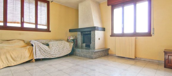 5 rooms Villa in Cesano Maderno, Italy No. 170417 2