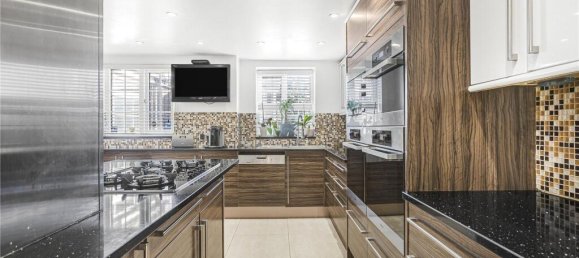 5 bedrooms House in Barnet, United Kingdom No. 6449 7