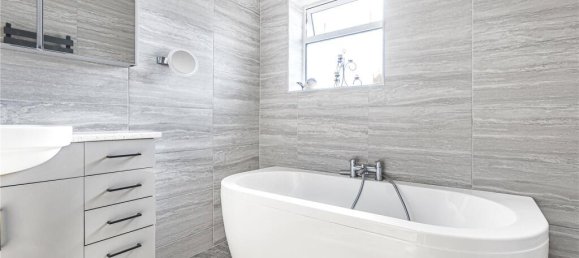 5 bedrooms House in Barnet, United Kingdom No. 6449 37