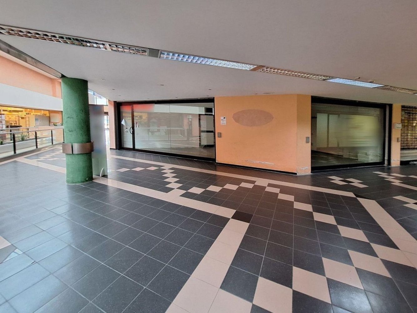  عقار تجاري في Pontedera, Italy 106متر مربع رقم 372697