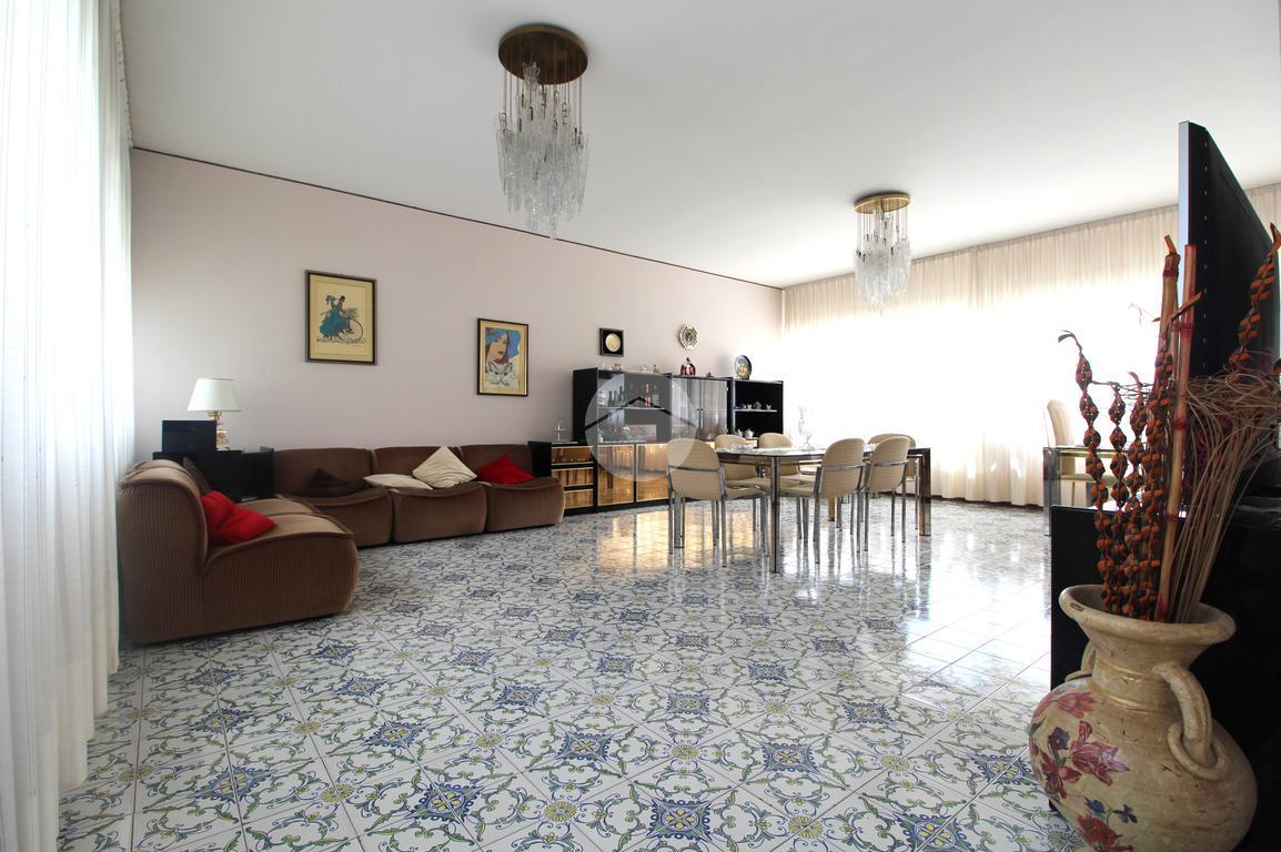 6-Zimmer Wohnung in Palermo, Italy, Nr. 230817
