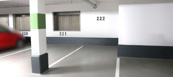 Parkplatz in München, Germany, Nr. 320065 4