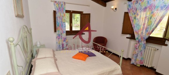 5 غرف نوم منزل في Pescia, Italy رقم 139929 25