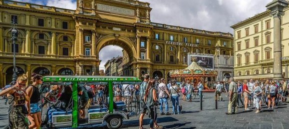 Здание с 20 спальнями в Флоренция, Италия № 35213 30