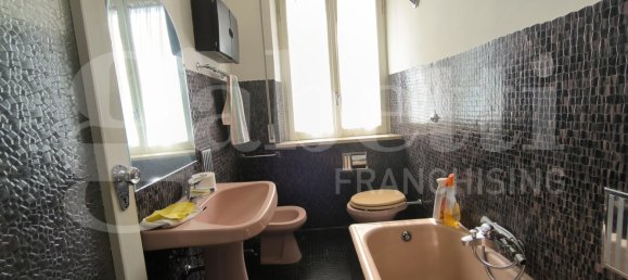 Квартира с 2 спальнями в Коркьяно, Италия № 77650 9