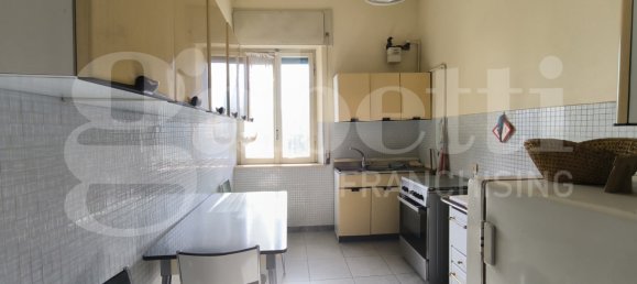 Квартира с 2 спальнями в Коркьяно, Италия № 77650 8