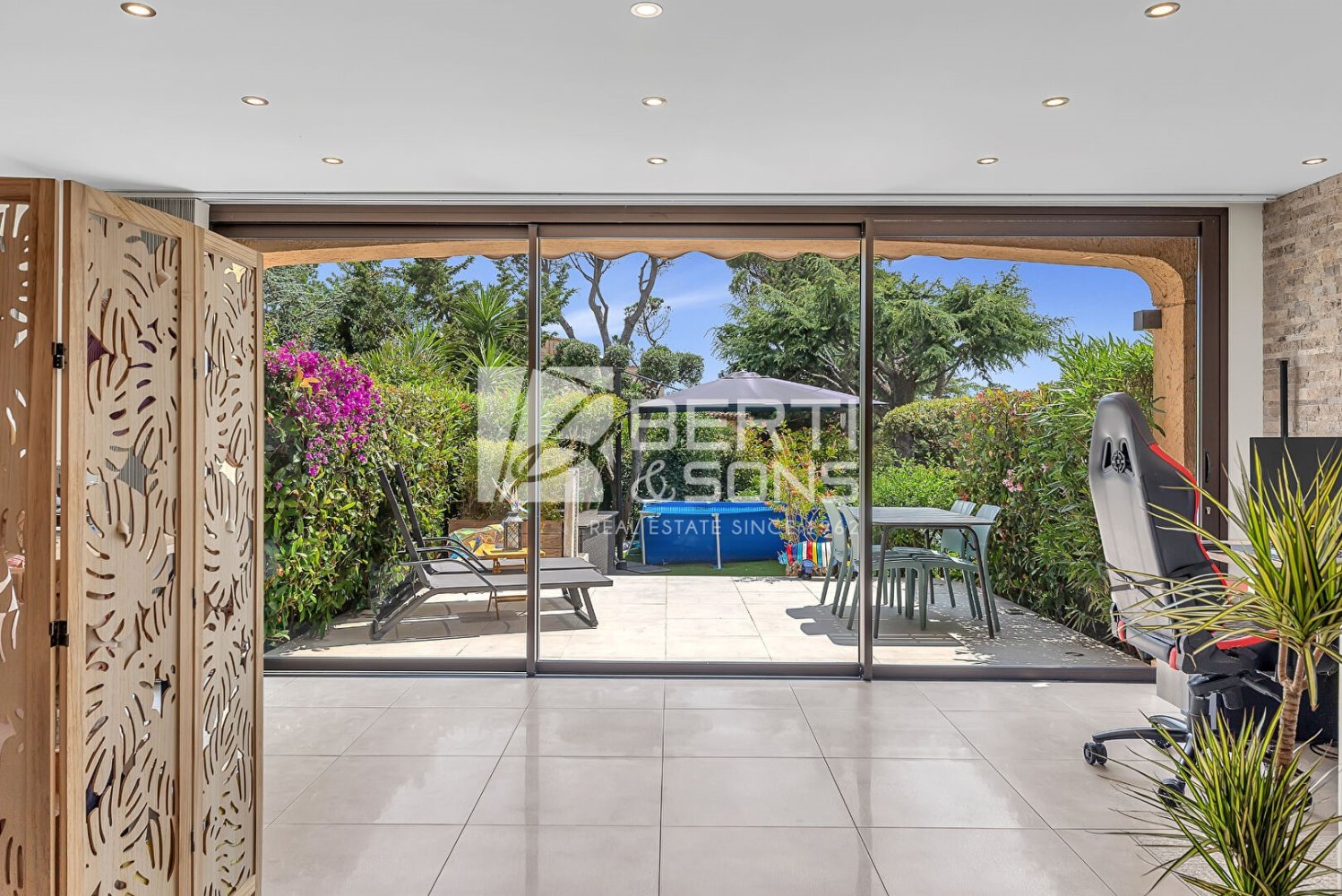 2 Schlafzimmer Wohnung in Mandelieu-la-Napoule, France, Nr. 322514