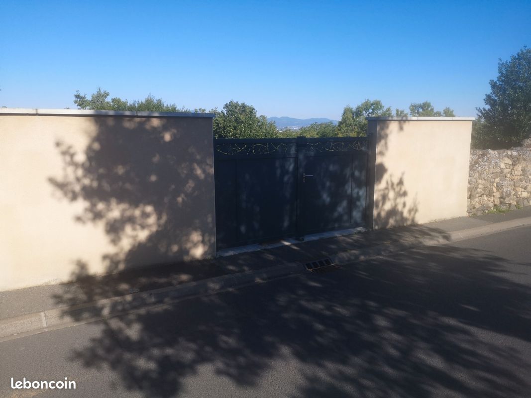  Land in Les Martres-de-Veyre, France No. 323181