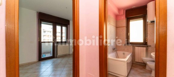 2 bedrooms Apartment in Turin, Italy No. 308448 7