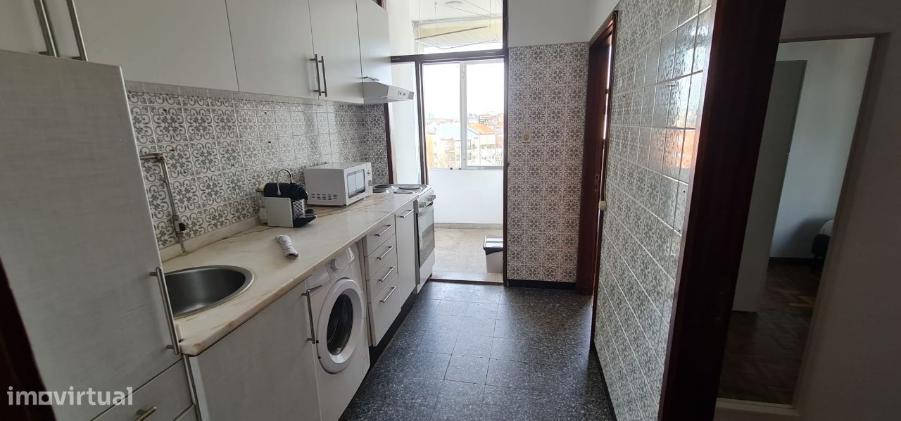 Apartamento de 4 dormitorios en Porto, Portugal No. 97344