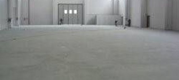 2 rooms Warehouse in Campi Bisenzio, Italy No. 9827 2
