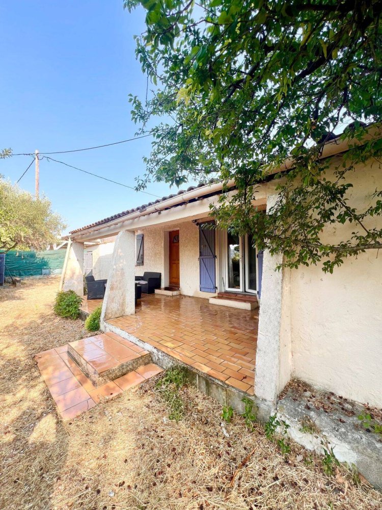 3 bedrooms House in Brignoles, France No. 332644