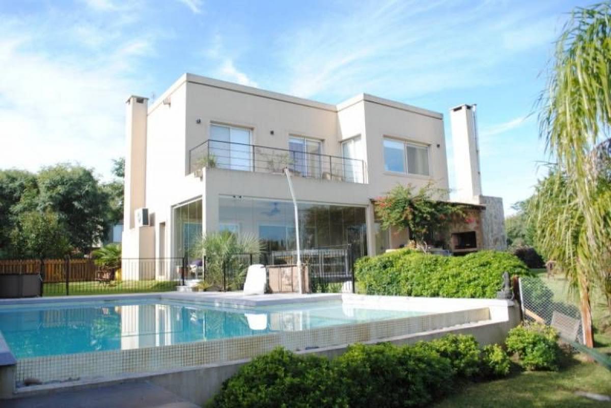 3 bedrooms House in Tigre, Argentina No. 85434