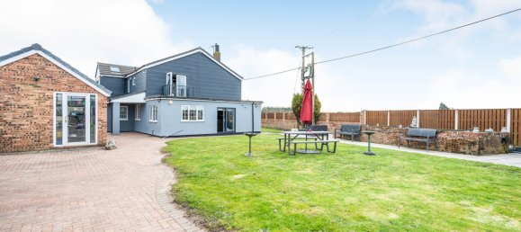 4 bedrooms House in Ormskirk, United Kingdom No. 1950 2