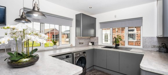 4 bedrooms House in Ormskirk, United Kingdom No. 1950 9