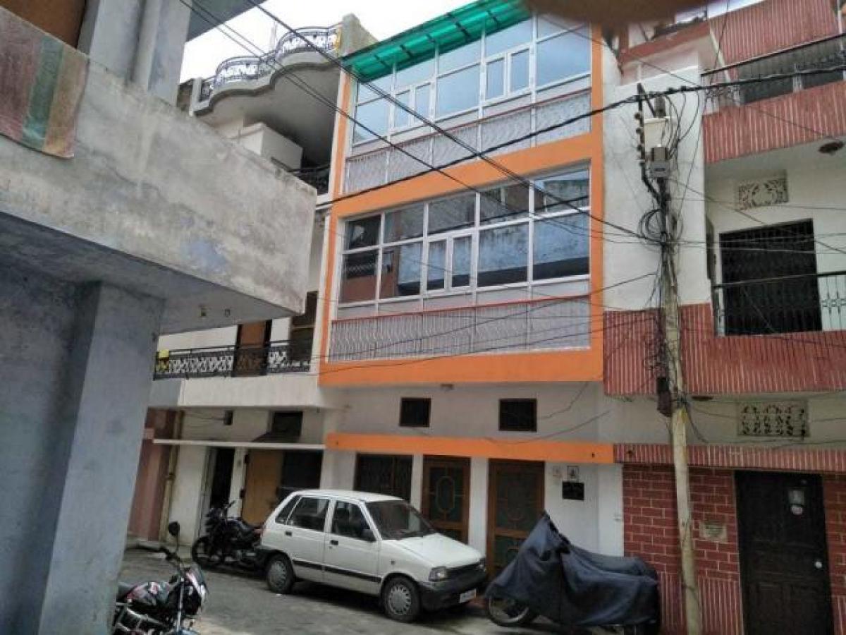 4 bedrooms House in Lucknow, India No. 25530