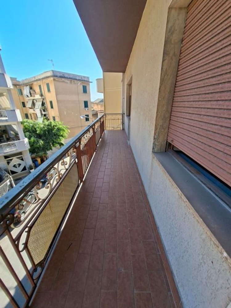 5 bedrooms Apartment in Villa San Giovanni, Italy No. 321029