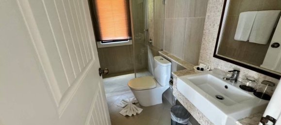 Villa de 3 dormitorios en Pattaya, Thailand No. 64769 9