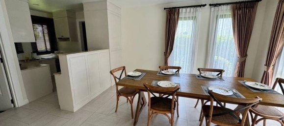 Villa de 3 dormitorios en Pattaya, Thailand No. 64769 3