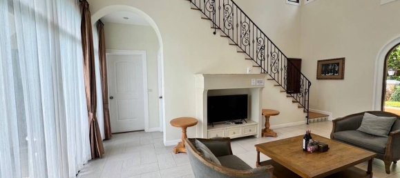 Villa de 3 dormitorios en Pattaya, Thailand No. 64769 4