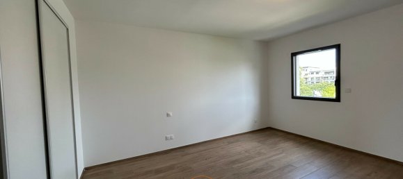 Apartamento de 2 dormitorios en Montelimar, France No. 300890 5