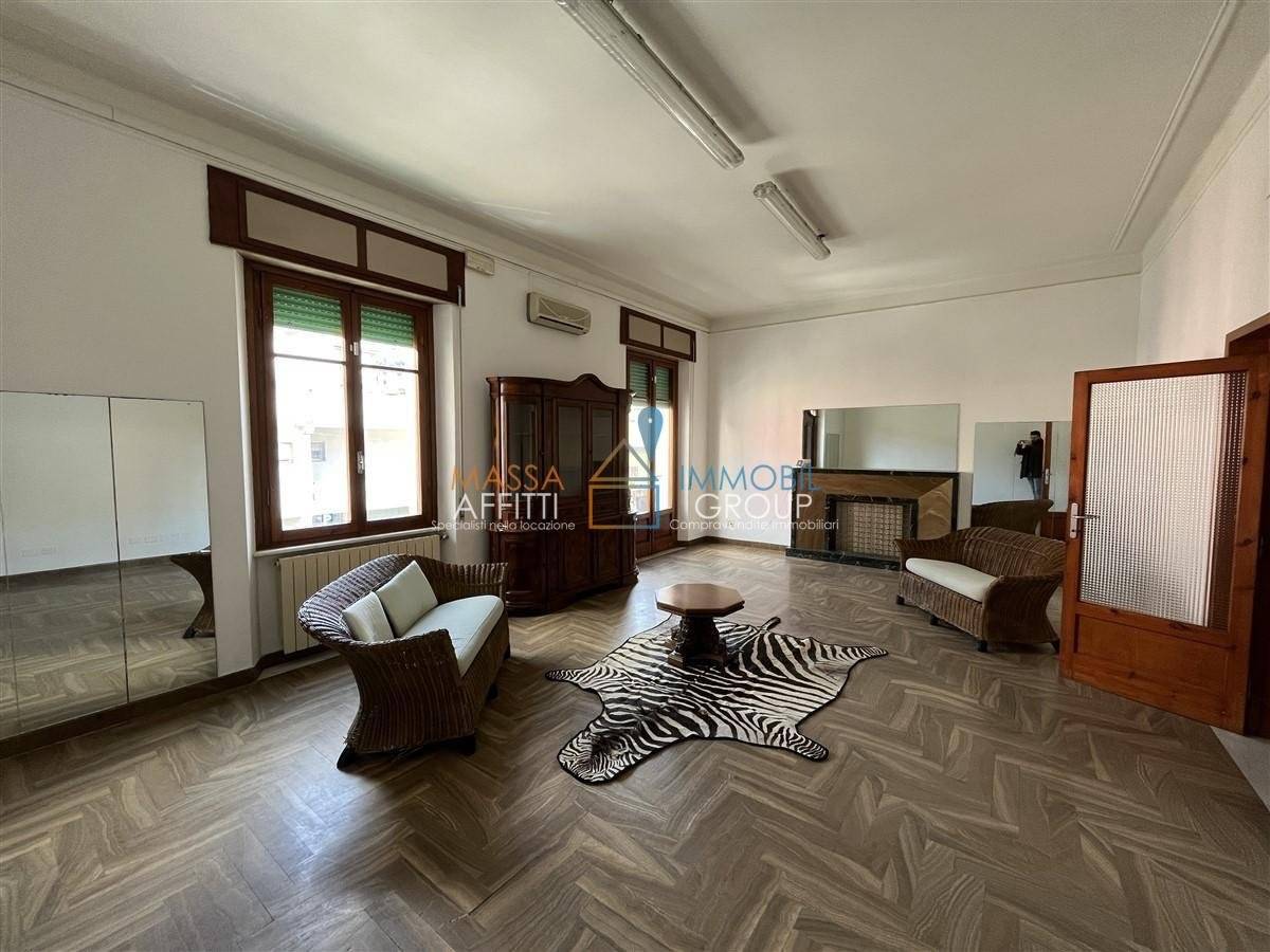 4 bedrooms Apartment in Massa, Italy No. 70892